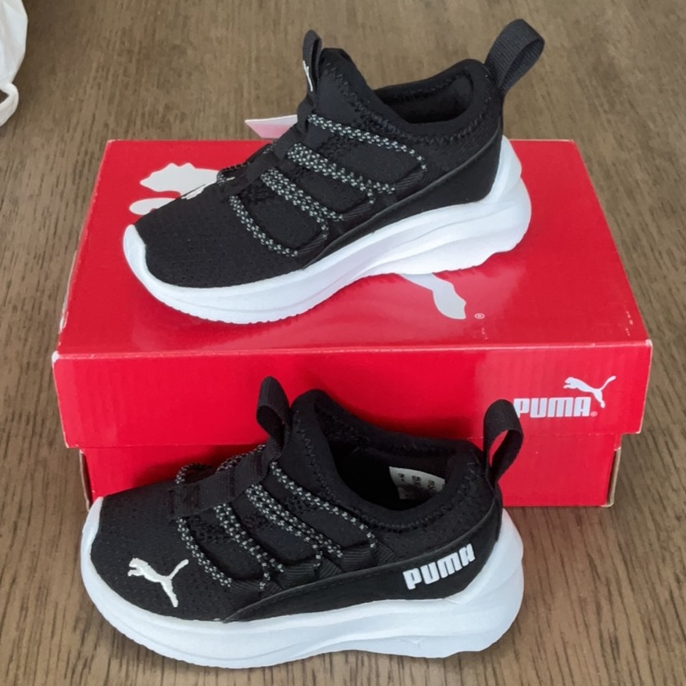 Infant/toddler Puma sneaker size 5
